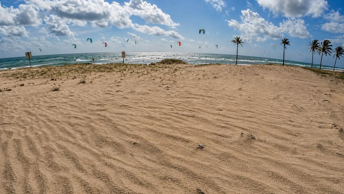 Terreno de 1.775 m² pé na areia em Guajiru — 1